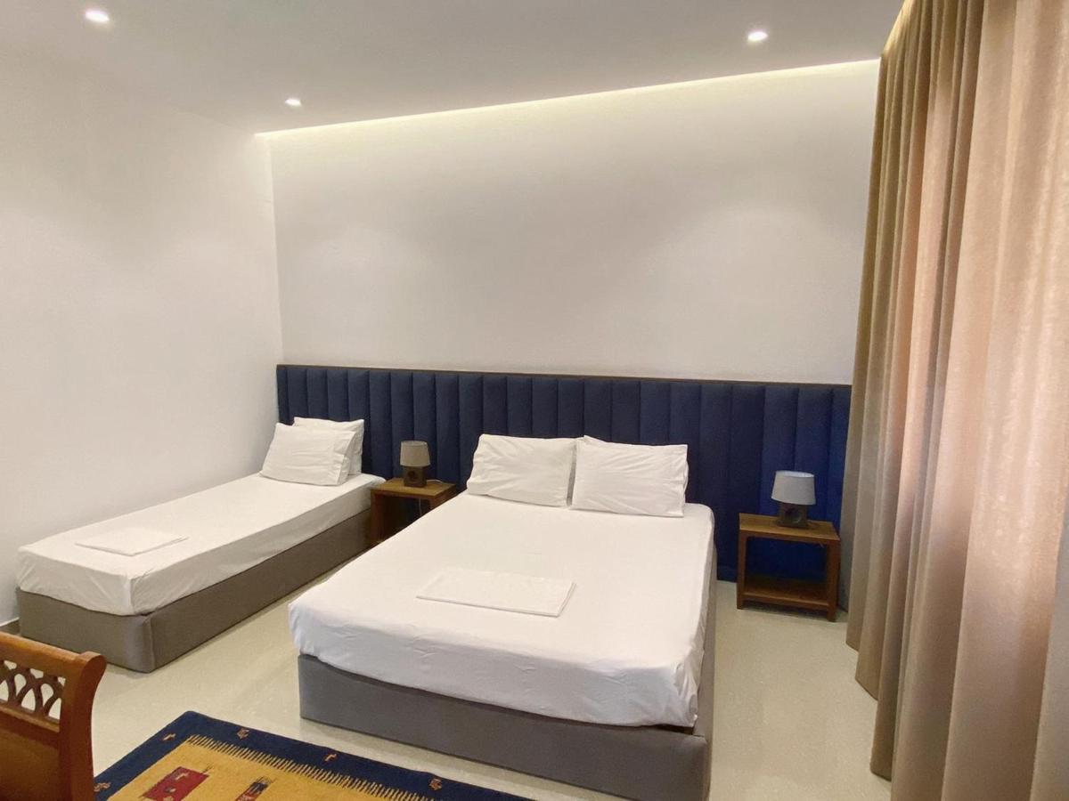 Guesthouse Niko Berat Extérieur photo