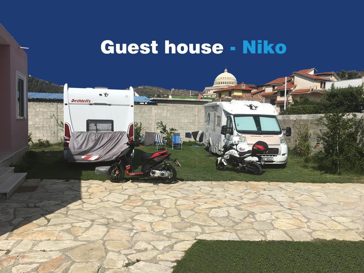 Guesthouse Niko Berat Extérieur photo